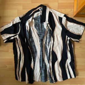 Striped vatpave textured Hawaiian shirt